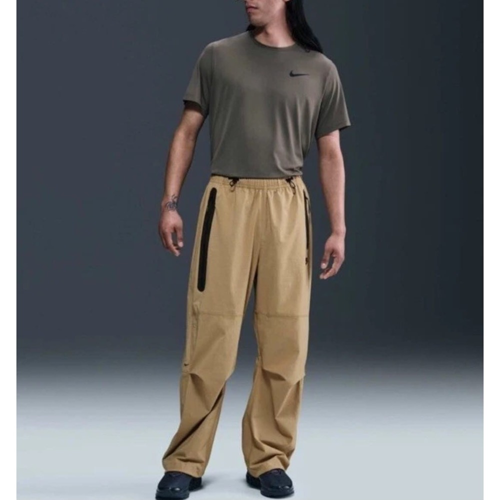 Nike Tech Pack Woven Oversized Parachute Baggy Joggers Khaki Men Sz M HM7158-297